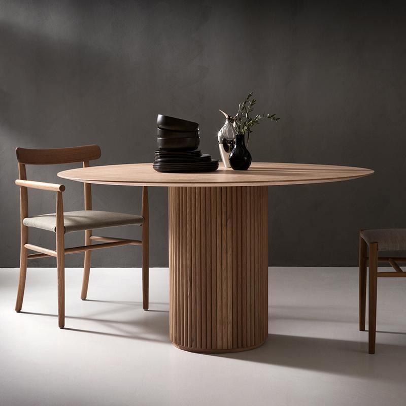 Ivar Round Dining Table, Oak | Weilai Concept